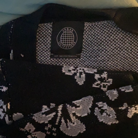 Urban Black Floral Cardigan - Picture 3 of 3